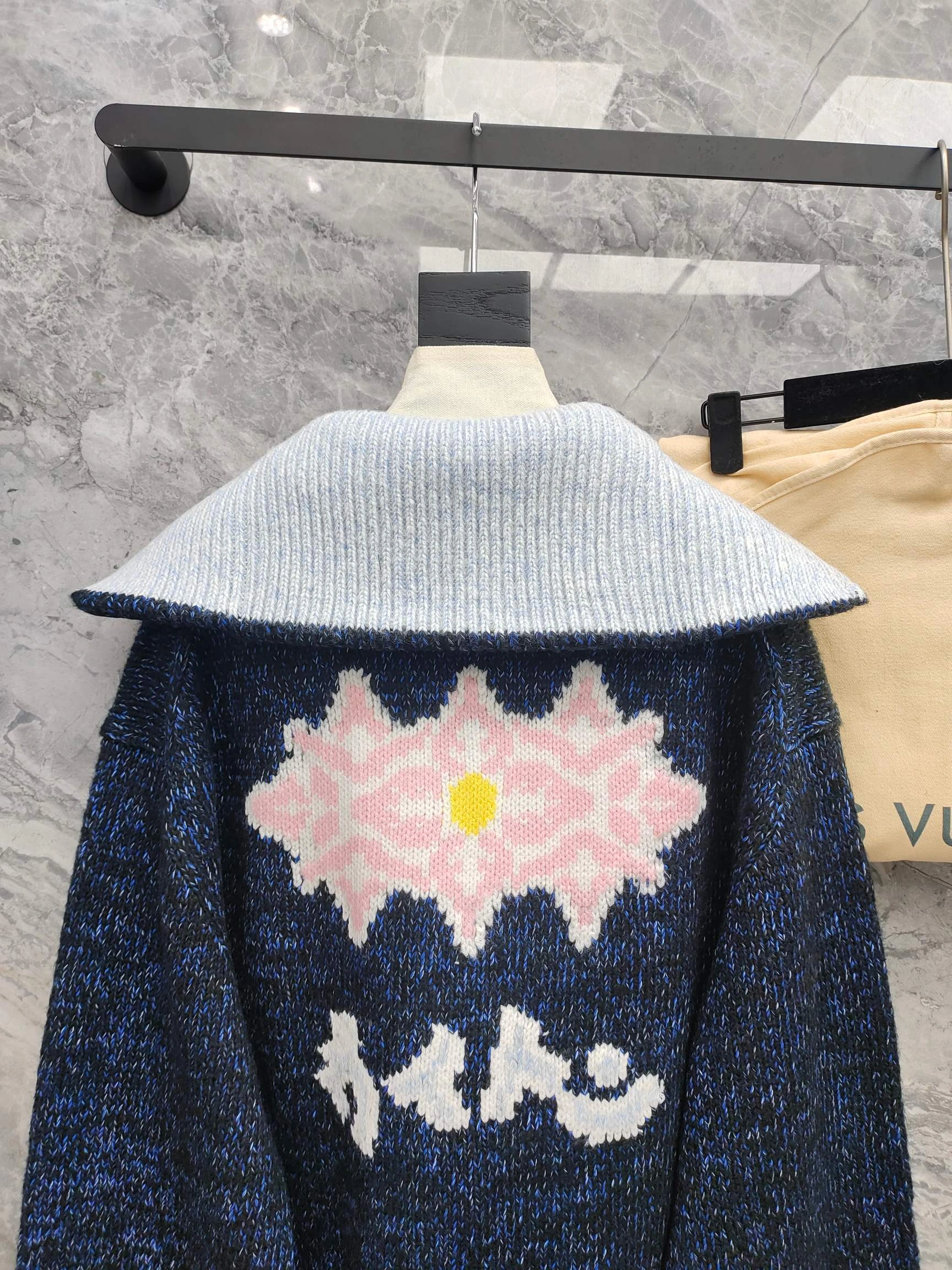 wg.luxury- 8V item:E-F000I0116